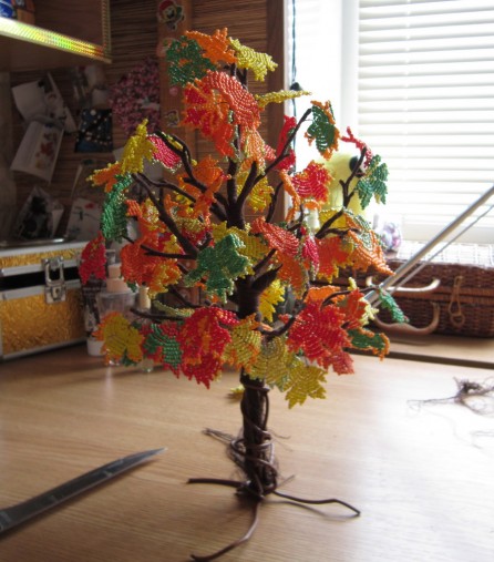 Осенний клён, как сделать дерево из бисера