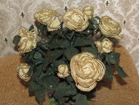 Плетение бисером Золотые розы