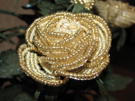 Плетение бисером Золотые розы